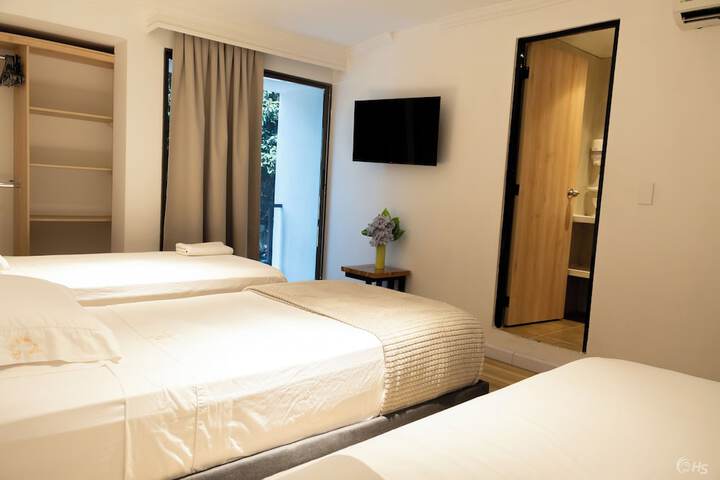 Room 13 of 36