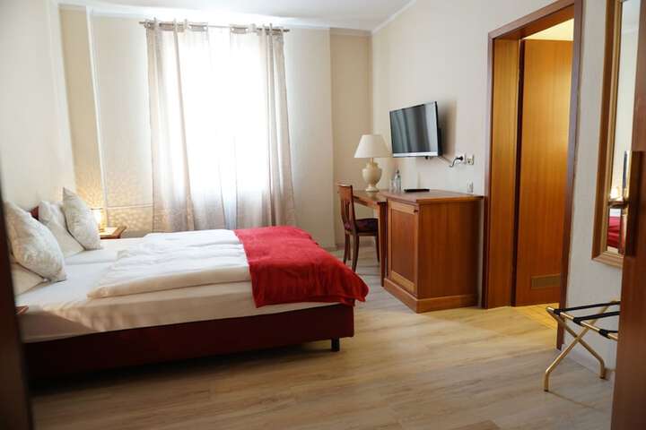 Room 19 of 82