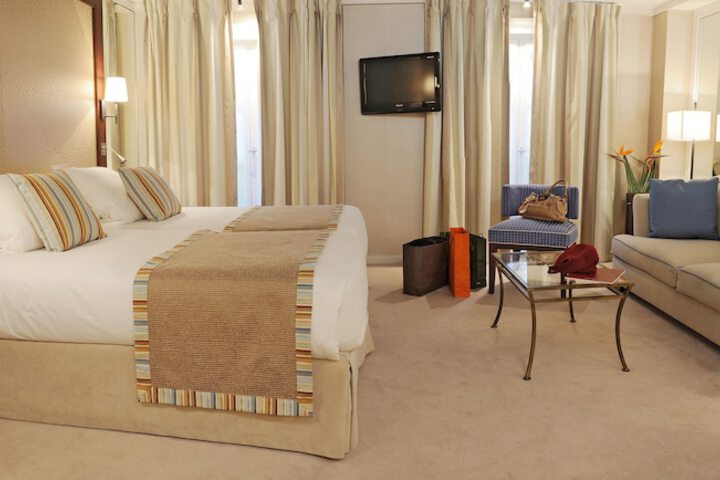 Room 13 of 34