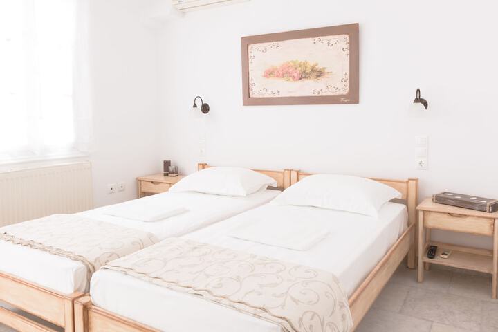 Room 4 of 120