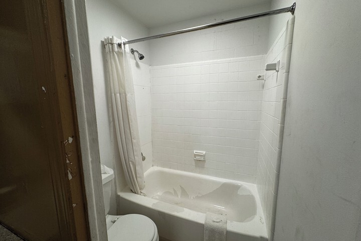Room 34 of 43