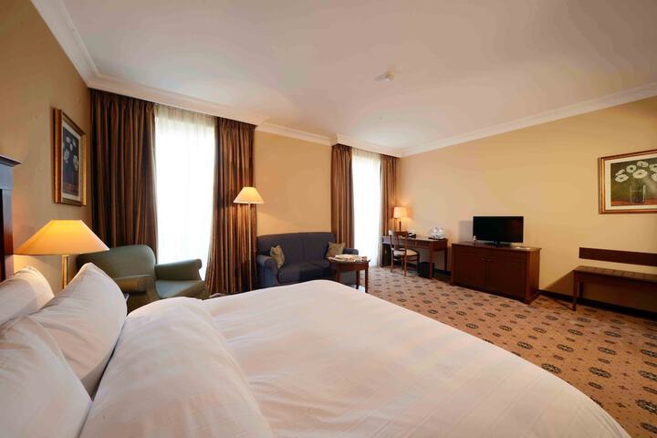 Room 3 of 62