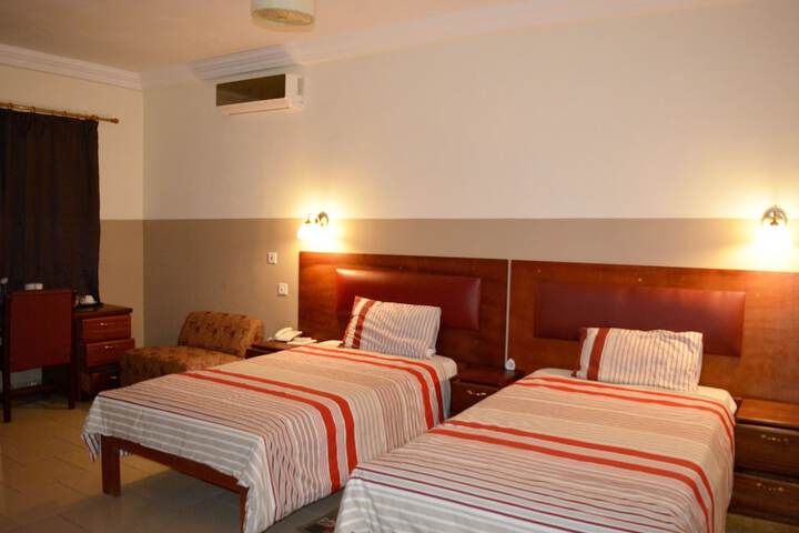 Room 16 of 50