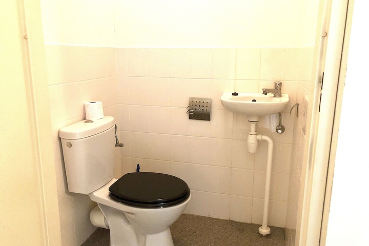 Room 18 of 18