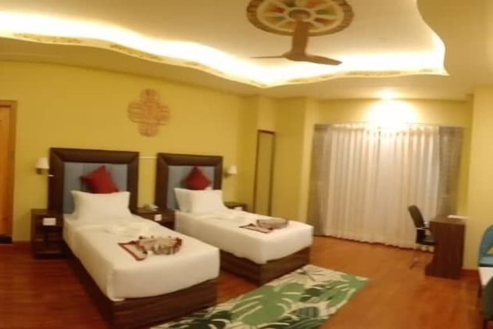 Room 9 of 25