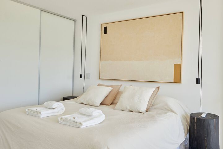 Unique triplex with rooftop private use