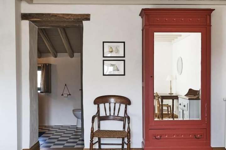 Room 9 of 28