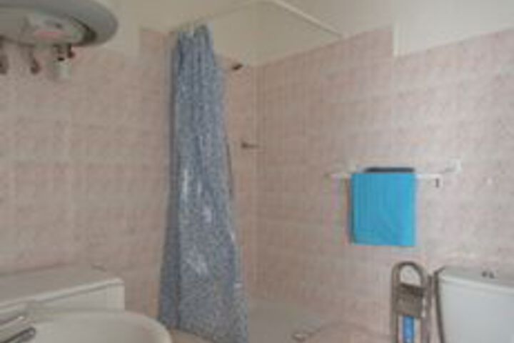 Room 2 of 9