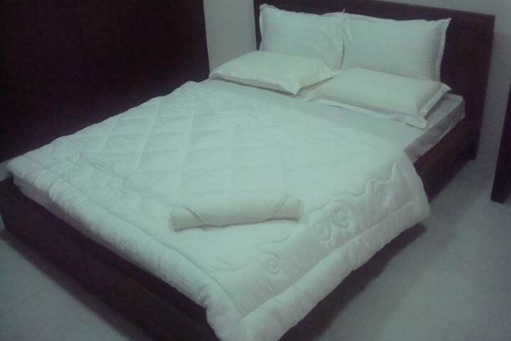 Room 7 of 18