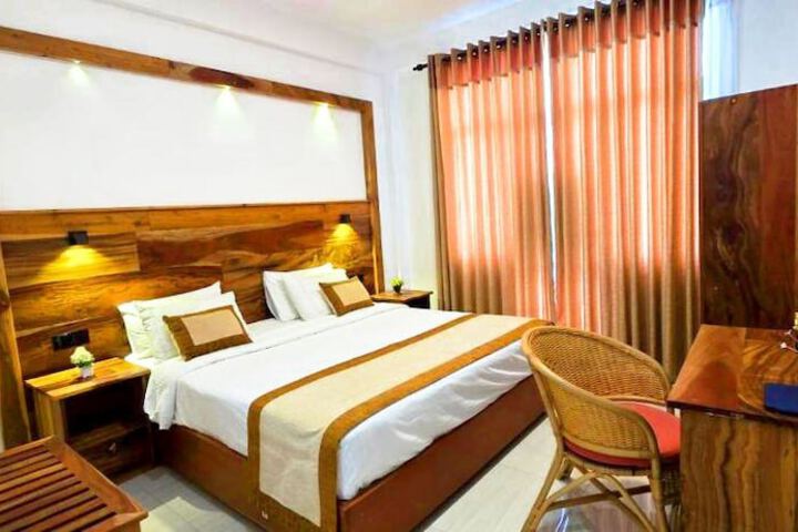 Room 9 of 22