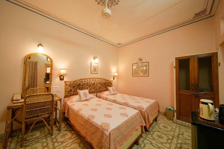 Room 54 of 183