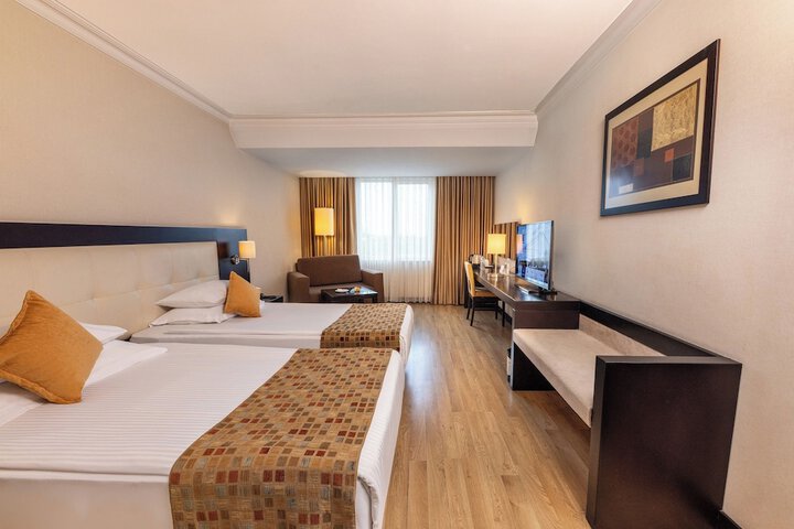 Room 34 of 84
