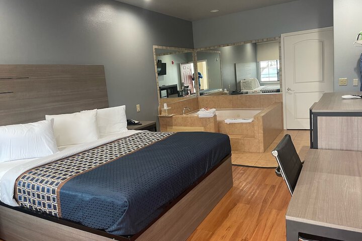 Room 6 of 32