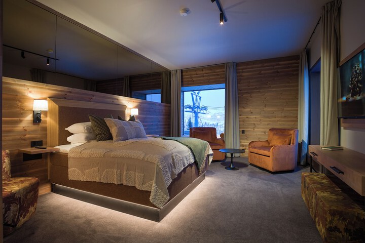 Room 11 of 81
