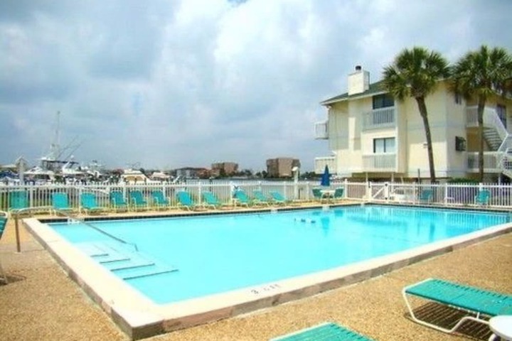 Hotel with Pool