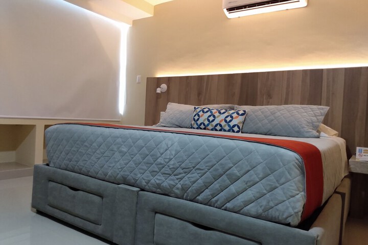 Room 13 of 23