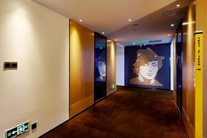 Room 16 of 28