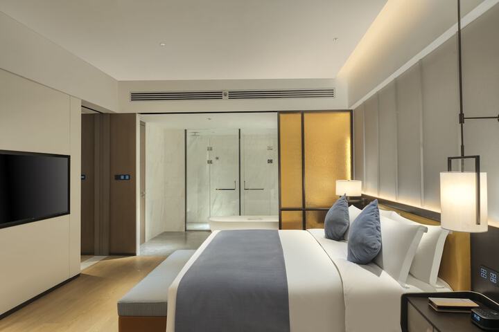 Room 10 of 92