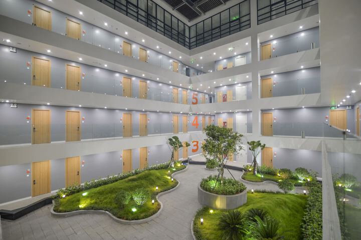 Hotel Exterior 89 of 92