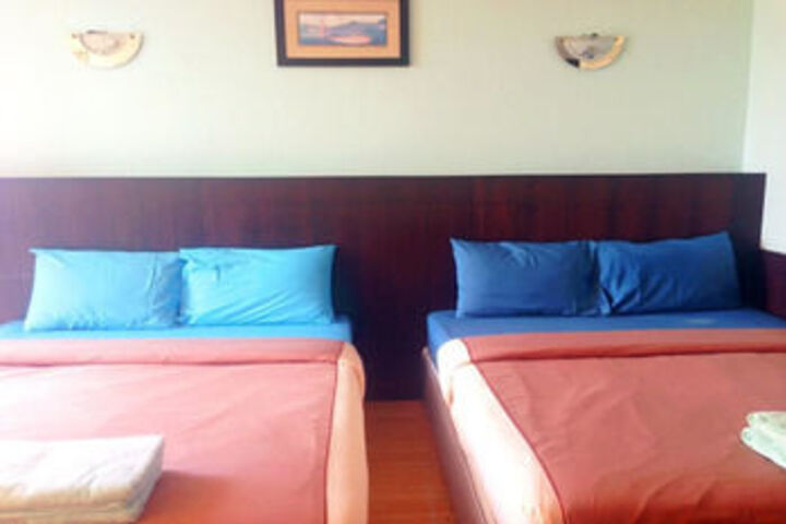 Room 8 of 15