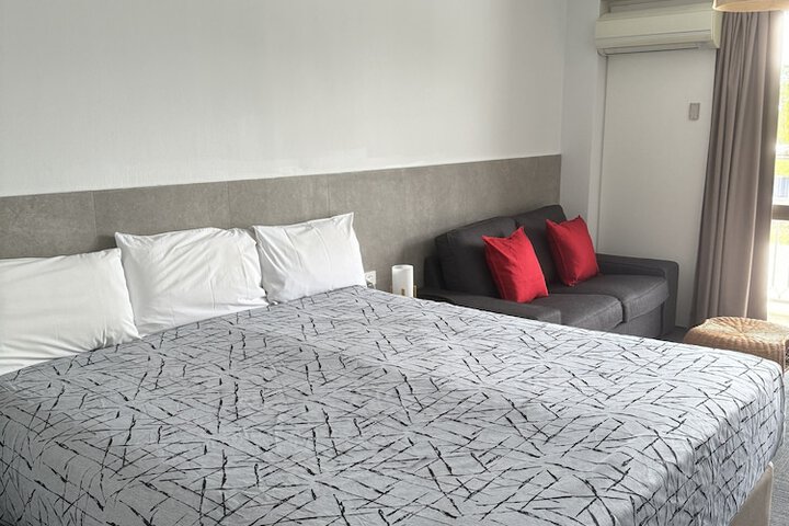 Room 16 of 49