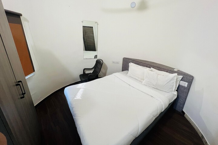 Room 12 of 31