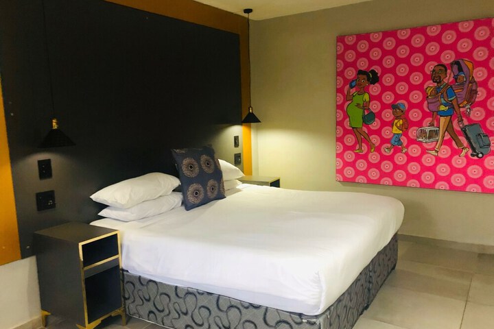Room 35 of 241