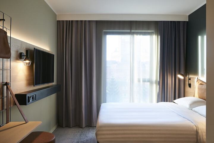 Room 10 of 39
