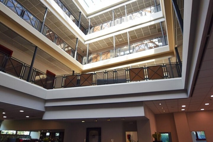 Business Center 17 of 21
