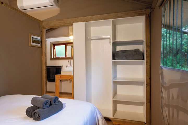 Room 2 of 32