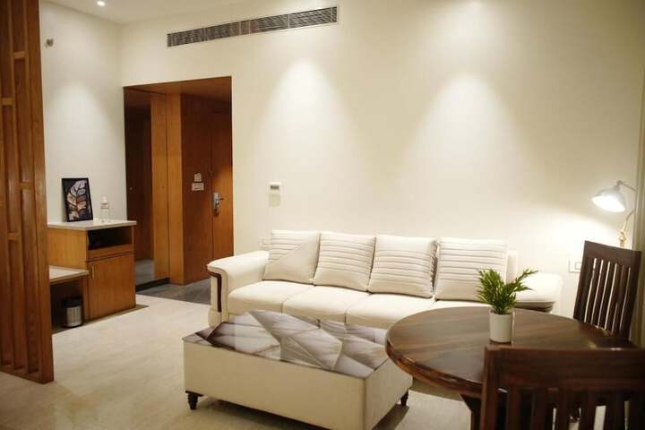 Room 9 of 24