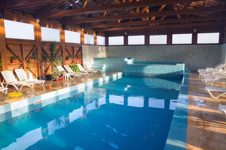 Pool 47 of 96