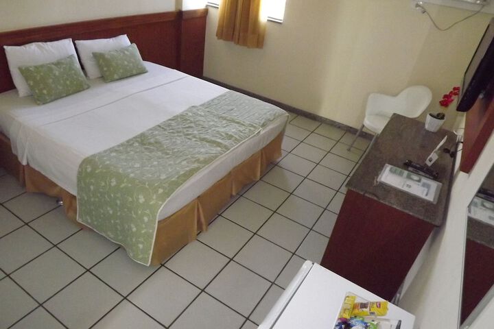 Room 9 of 42