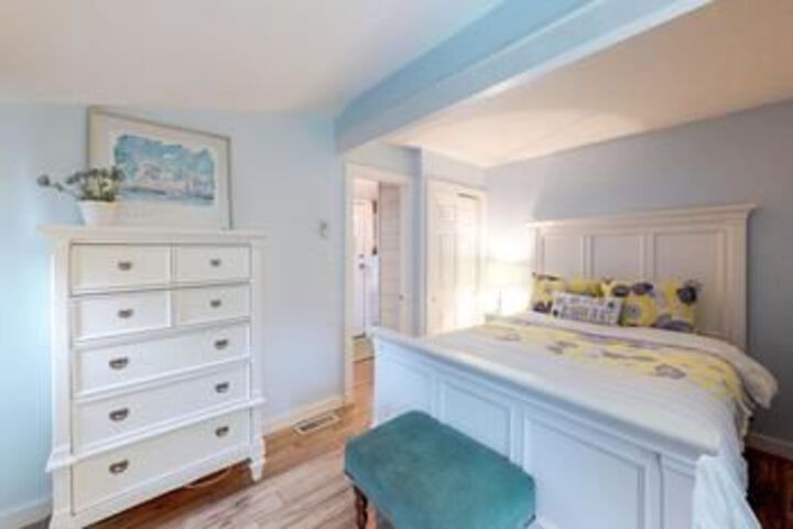 Room 26 of 171