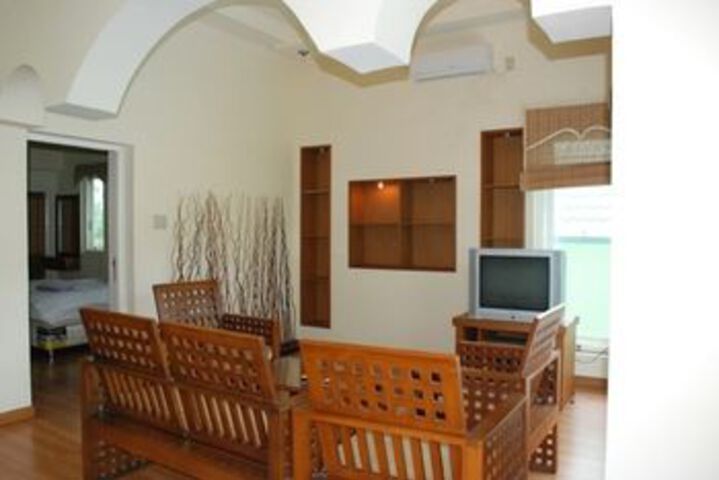 Room 18 of 32
