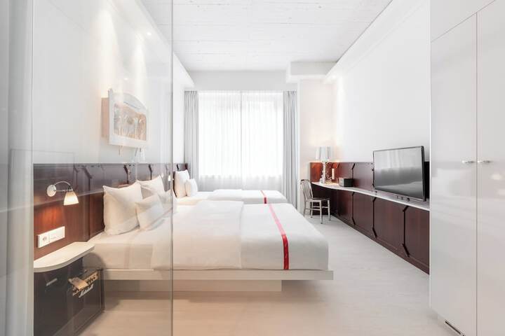 Room 21 of 82