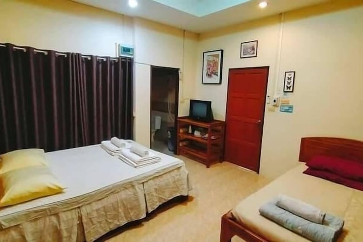 Room 12 of 26