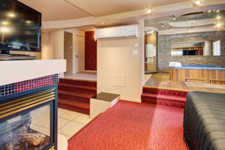 Room 17 of 35