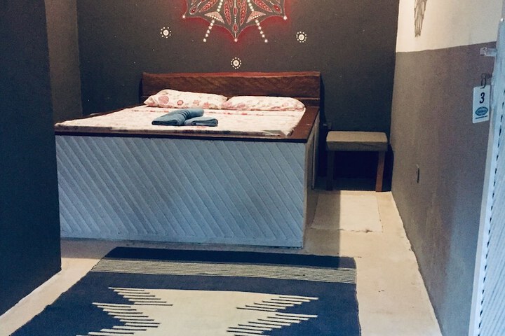 Room 11 of 23