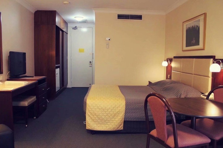 Room 10 of 95