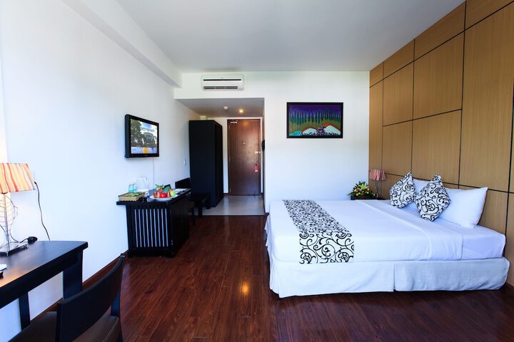 Room 7 of 38