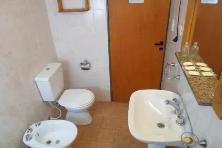 Room 6 of 11