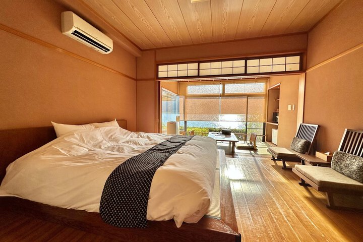 Room 8 of 32