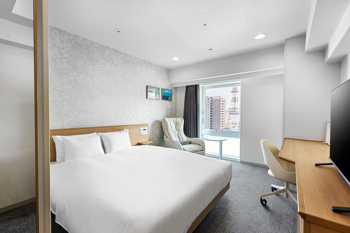 Room 26 of 101