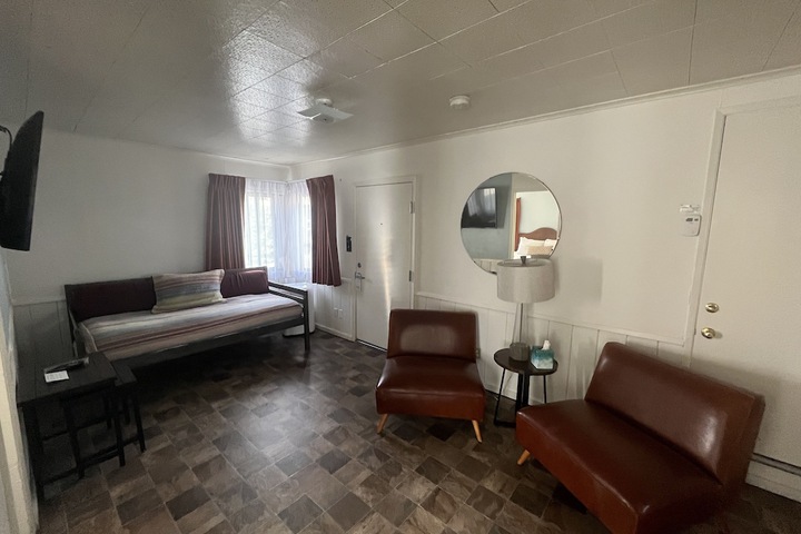Room 77 of 133