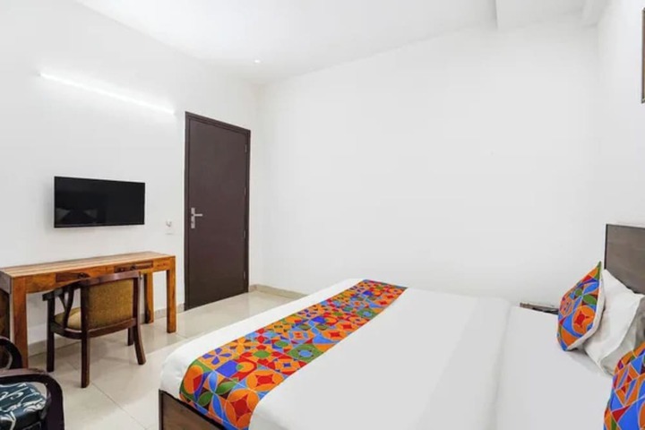 Room 12 of 31