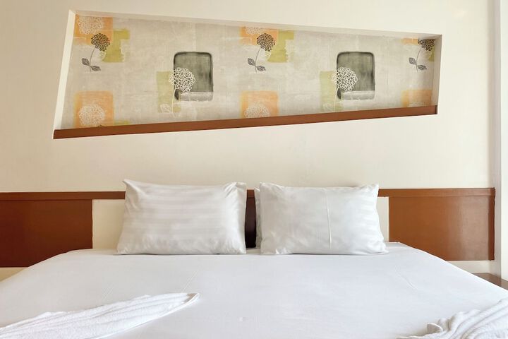 Room 27 of 117