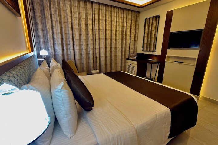 Room 15 of 42