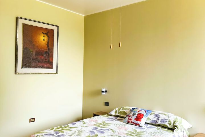 Room 7 of 33