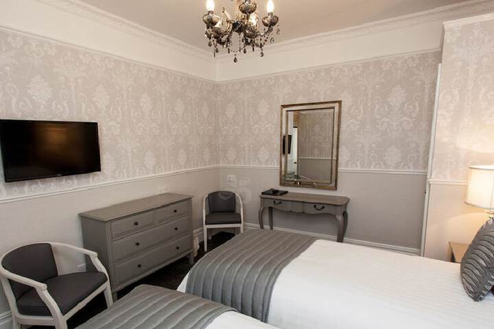 Room 7 of 46